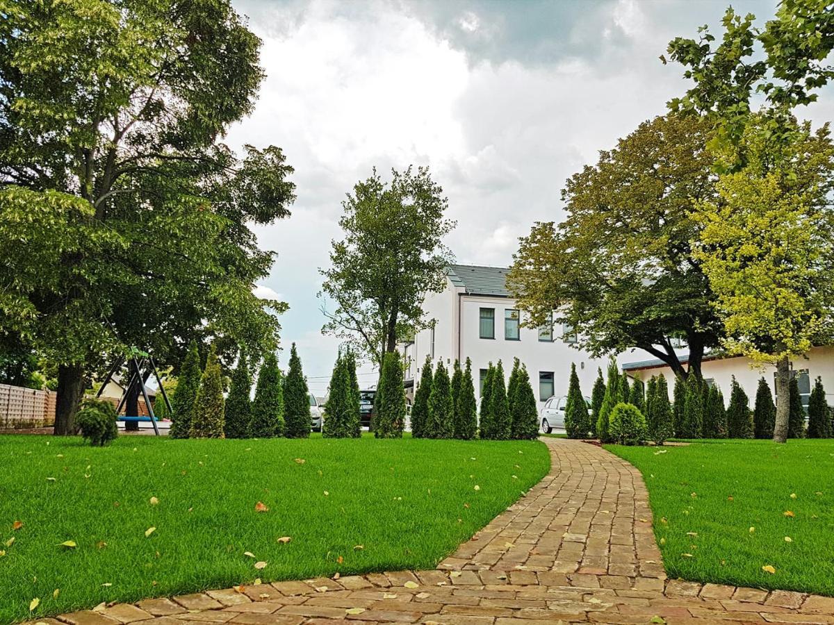 Hotel Czinege&Étterem Koka Extérieur photo